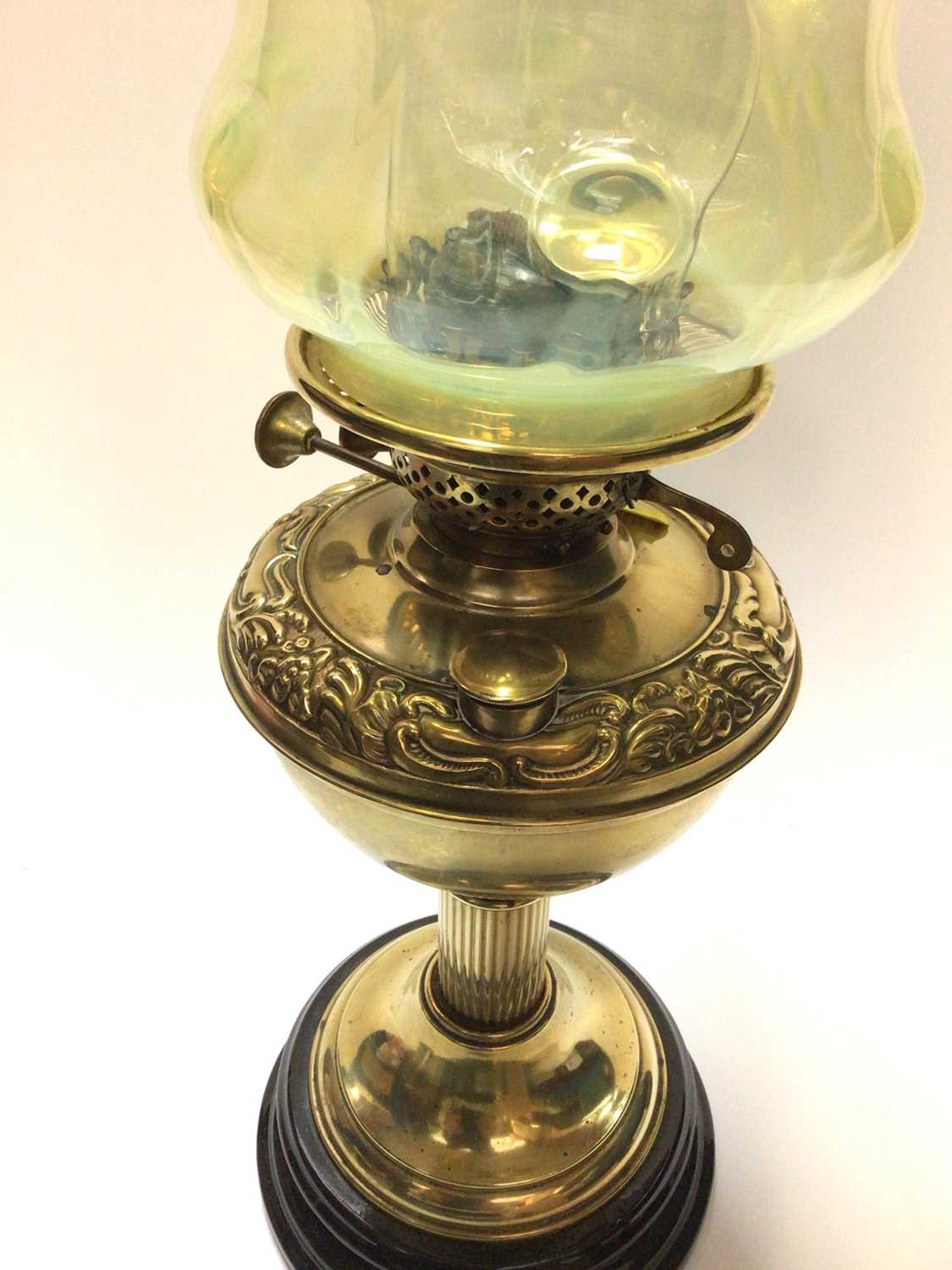 Victorian brass oil lamp with Vaseline glass shade and two further shades - Image 2 of 6