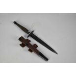 Second World War British Second Pattern FS fighting knife with blackened chequered brass grip, strai