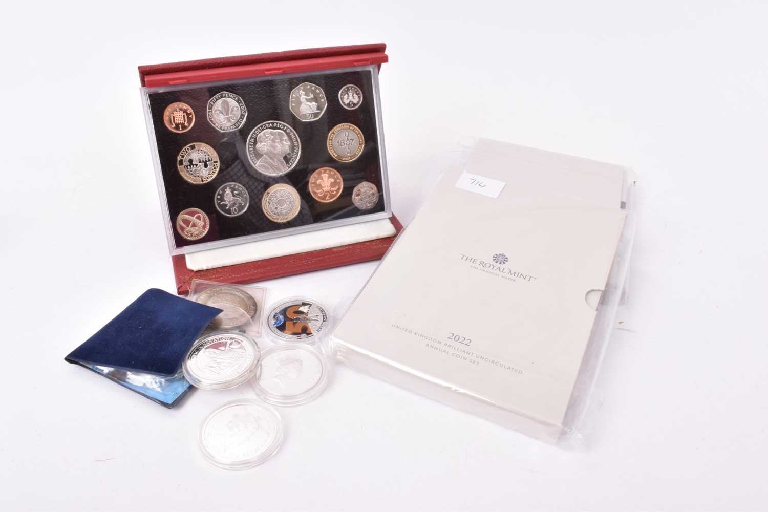 World - Mixed coins to include G.B. Royal Mint uncirculated flatpacks 2021, 2022, proof set 2007 (Re