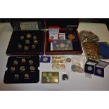 World - Mixed coins to include Canada silver Dollar G.B. 1953 year set, cupro-nickel Crowns modern c