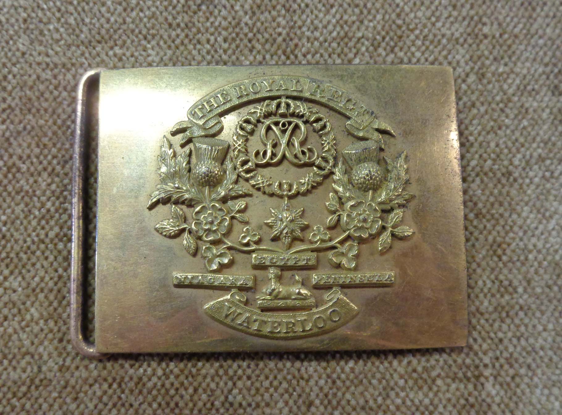 Three antique gilt metal insignia badges and a part belt buckle for The Royal Highland Regiment ( - Image 4 of 9