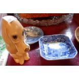 A small quantity of ceramic items comprising SylvaC dog and two blue and white pin dishes