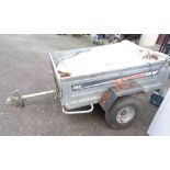 An Erde 142 trailer with soft cover and wiring plug - internal dimensions approx. 1.5m X 1m