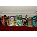 FIVE BOXES AND LOOSE ADVERTISING, BREWERY RELATED ITEMS ETC, to include Babycham glasses (six