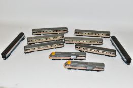A QUANTITY OF UNBOXED AND ASSORTED HORNBY RAILWAYS OO GAUGE INTERCITY 125 HIGH SPEED TRAIN SET