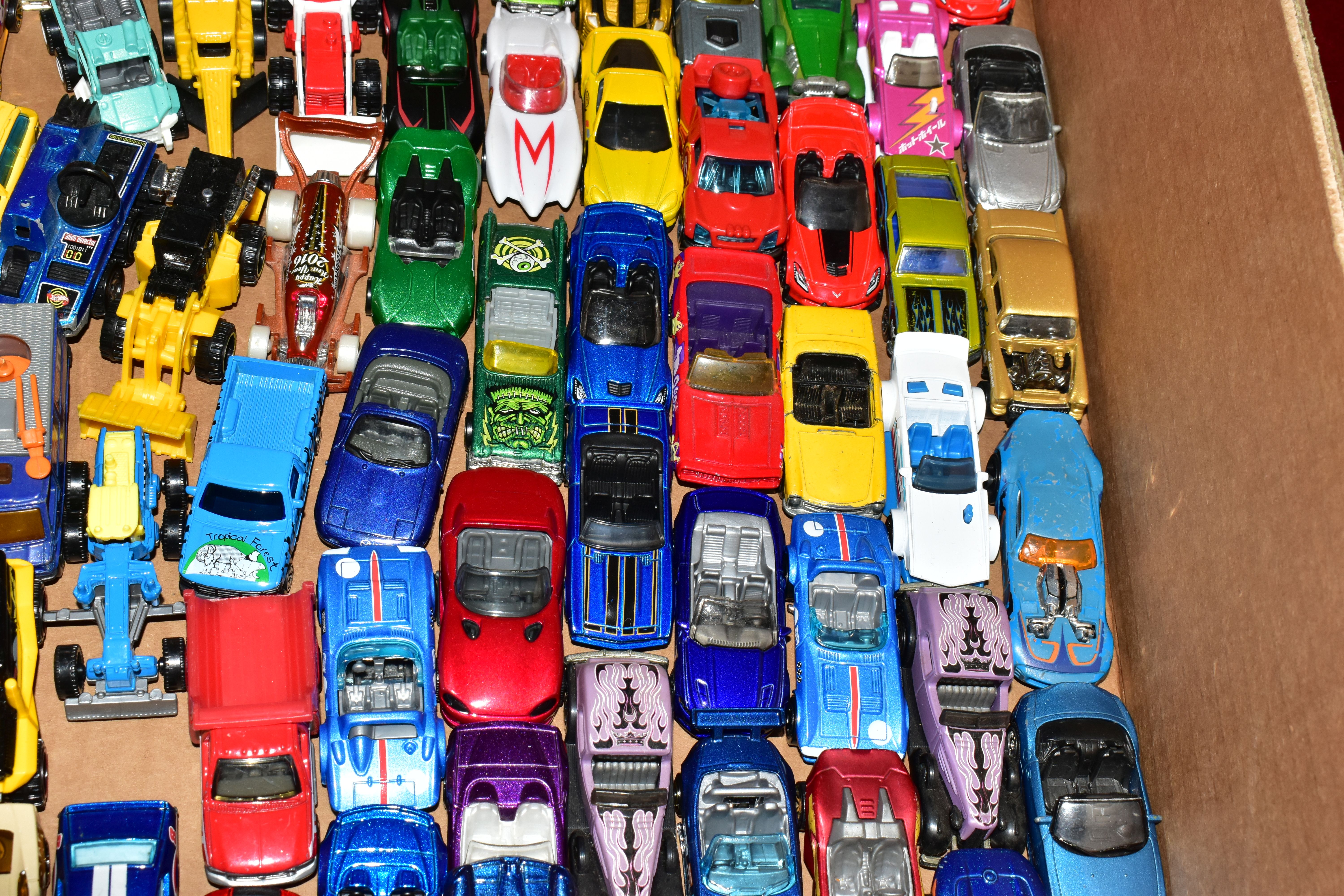 A LARGE QUANTITY OF UNBOXED AND ASSORTED MODERN DIECAST VEHICLES, vast majority are 1990's and later - Image 14 of 26