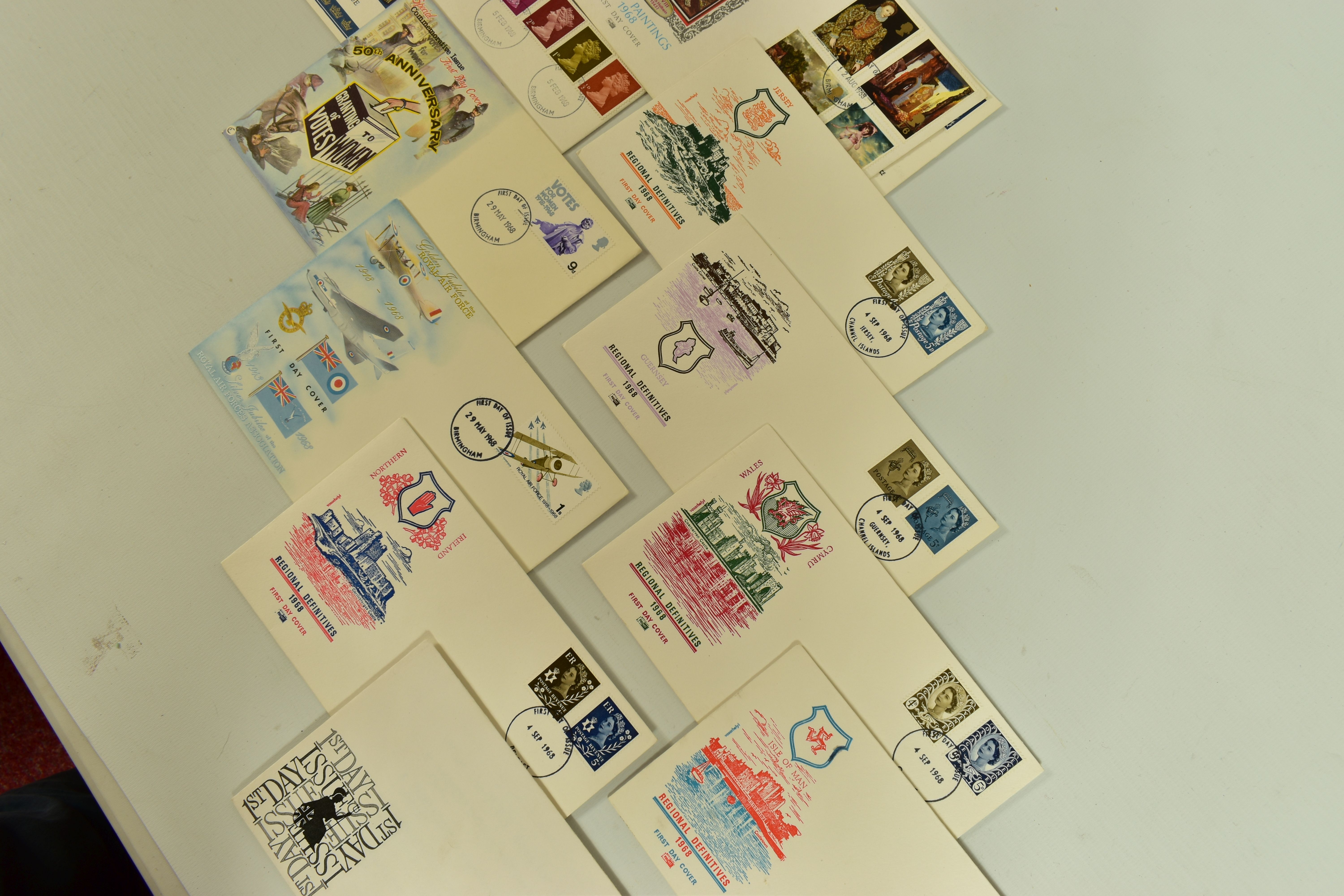 A RANGE OF FIRST DAY COVERS AND WORLDWIDE STAMPS, across a number of albums and loose in tins, the - Image 31 of 31