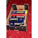 A QUANTITY OF BOXED AND UNBOXED ASSORTED HORNBY RAILROAD AND BACHMANN OO GAUGE G.W.R. AND B.R. W.