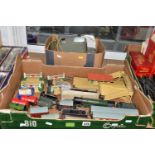 A QUANTITY OF MOSTLY UNBOXED AND ASSORTED MAINLY HORNBY DUBLO MODEL RAILWAY ITEMS, to include