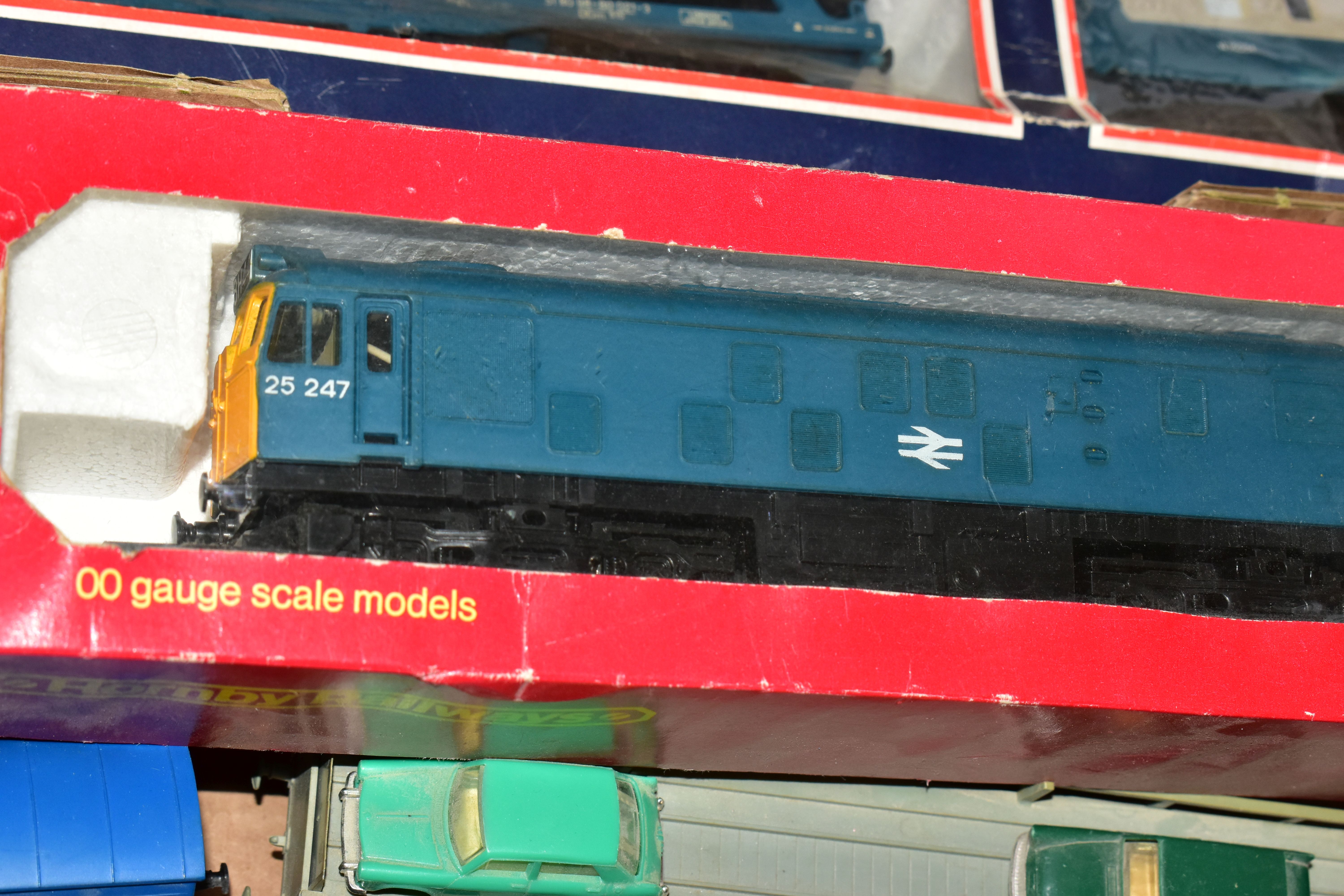 A BOXED LIMA OO GAUGE MOTORAIL EXPRESS TRAIN SET, No.102164 AW, comprising class 33 locomotive No. - Image 10 of 12