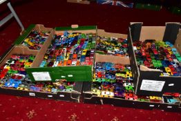 A LARGE QUANTITY OF UNBOXED AND ASSORTED MODERN DIECAST VEHICLES, vast majority are 1990's and later