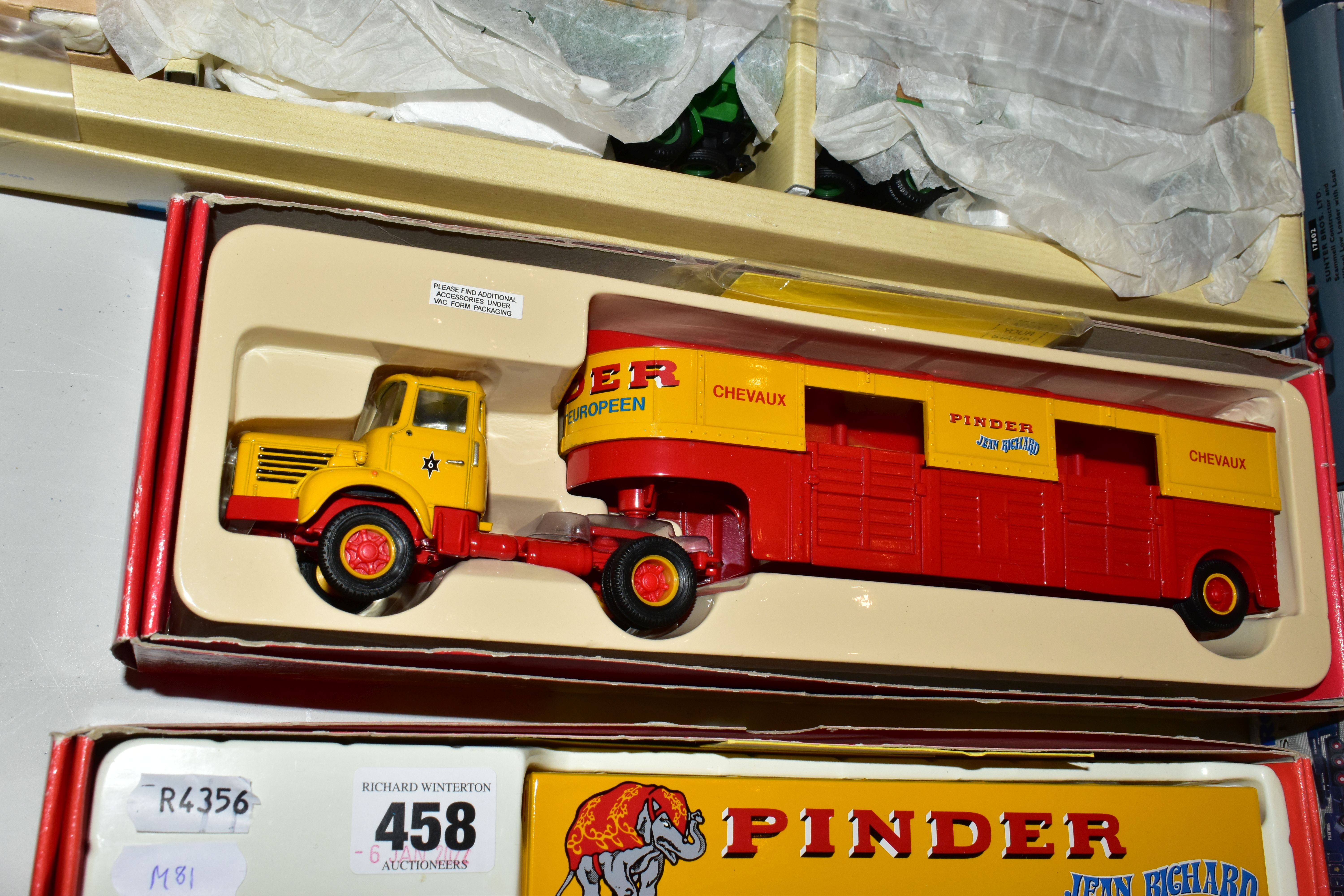 FOUR BOXED CORGI CLASSICS CIRCUS AND SHOWMANS COLLECTIONS DIECAST VEHICLES, Circus Pinder Jean - Image 3 of 8