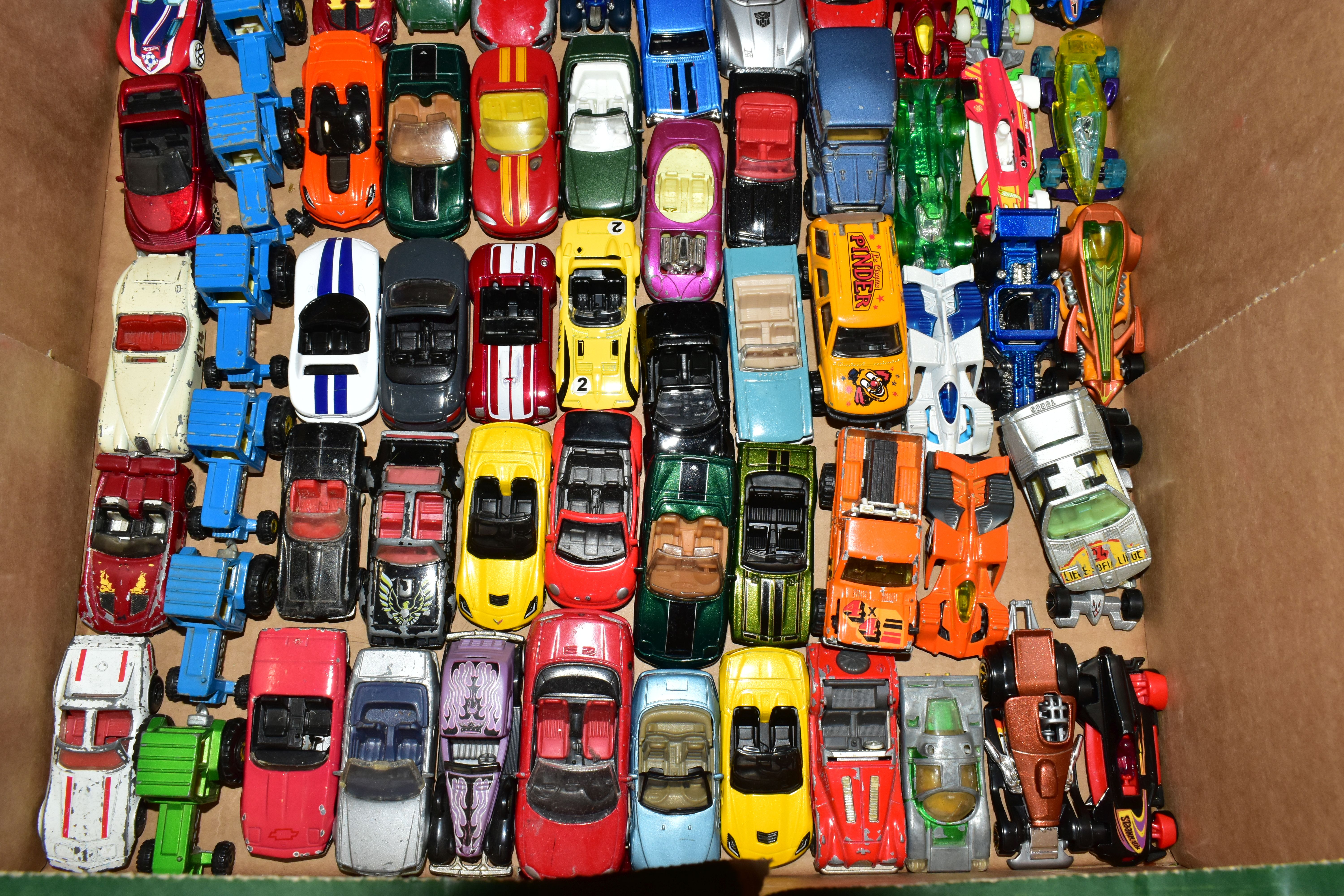 A LARGE QUANTITY OF UNBOXED AND ASSORTED MODERN DIECAST VEHICLES, vast majority are 1990's and later - Image 22 of 26