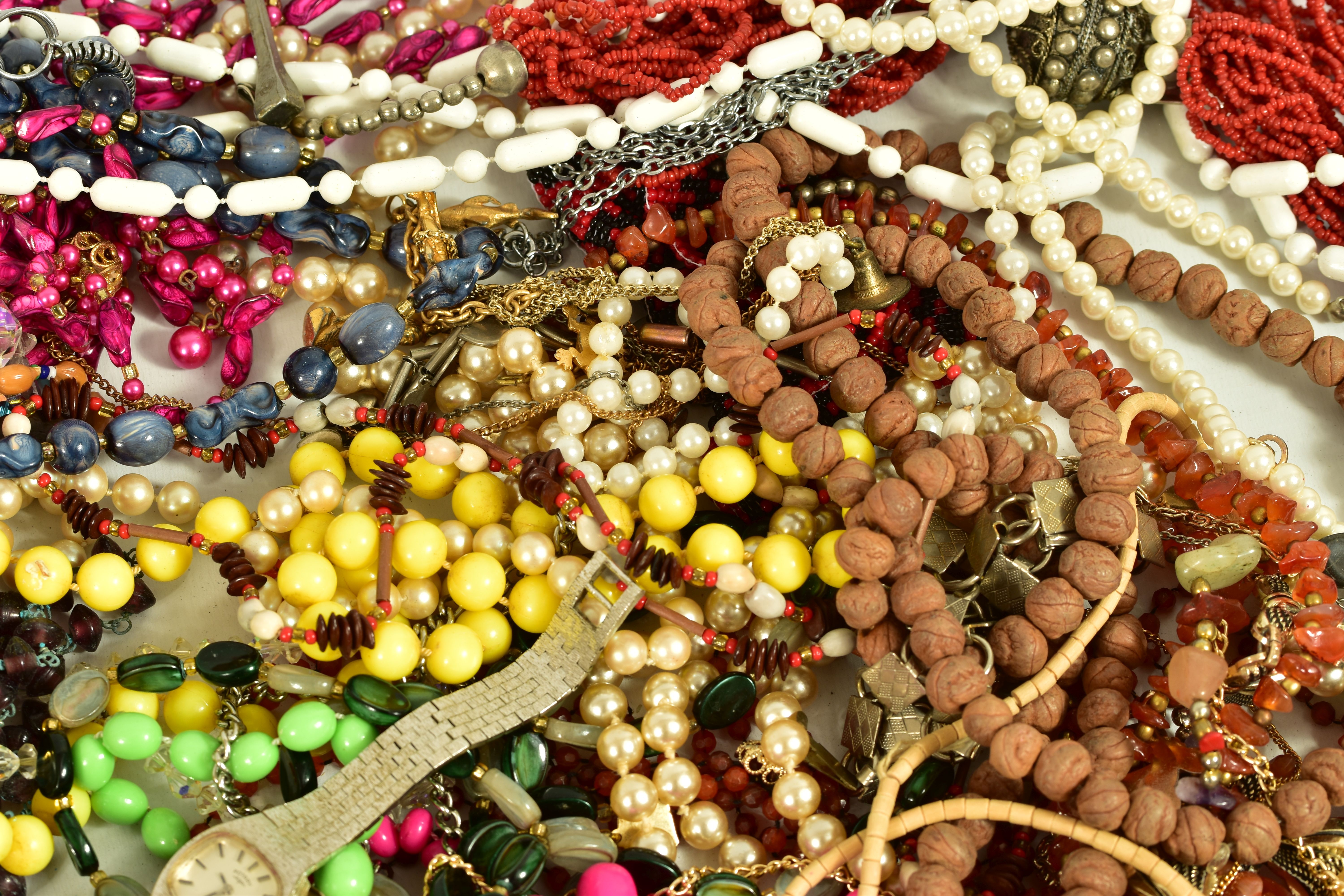 A BAG OF ASSORTED COSTUME JEWELLERY, to include a lady's 'Rotary' wristwatch fitted with an - Image 11 of 11