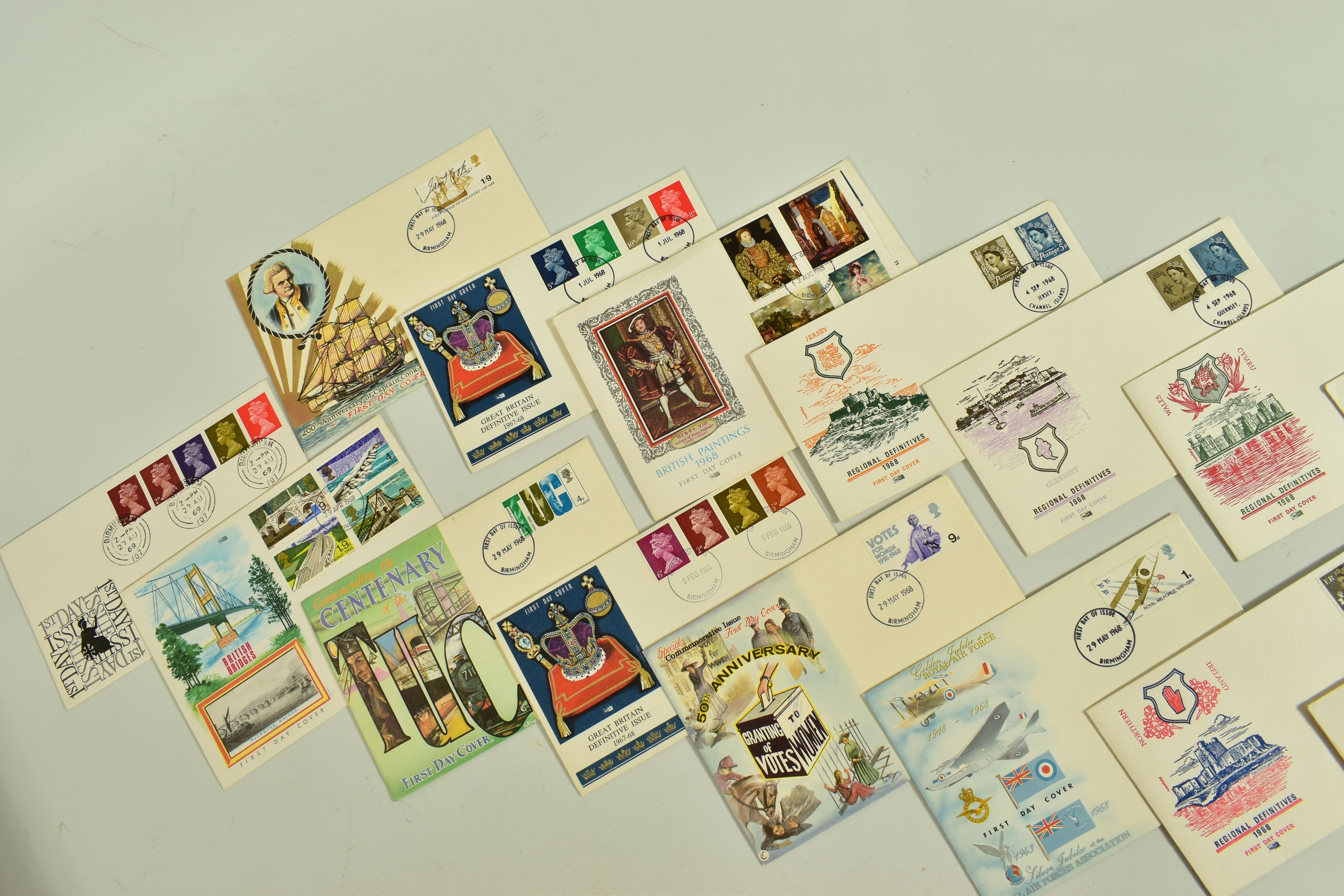 A RANGE OF FIRST DAY COVERS AND WORLDWIDE STAMPS, across a number of albums and loose in tins, the - Image 30 of 31