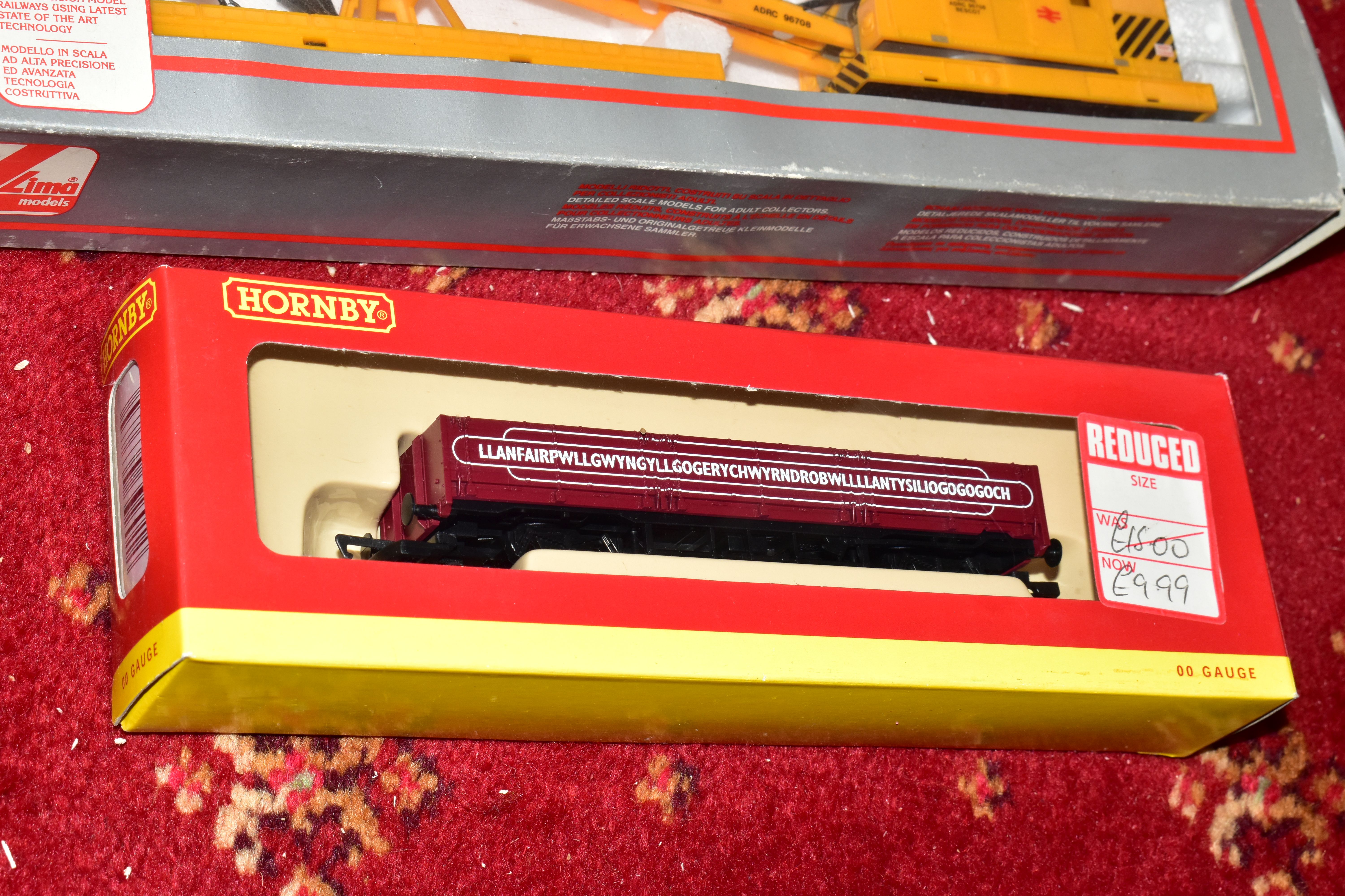 A QUANTITY OF BOXED AND UNBOXED ASSORTED OO & HO GAUGE WAGONS, to include Hornby, Tri-ang Hornby, - Image 4 of 13