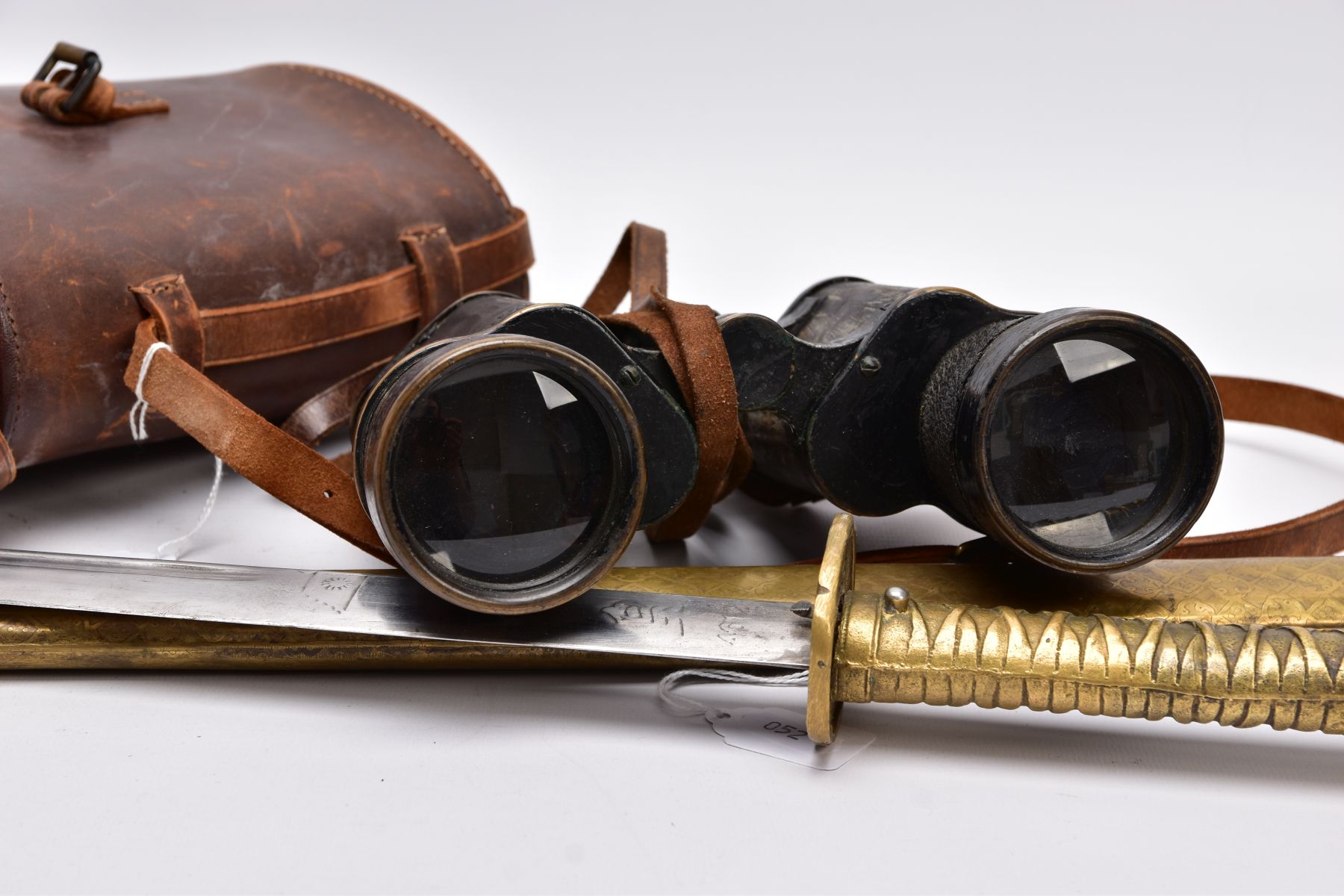 A BROWN LEATHER CASE BOXED PAIR OF BELIEVED IMPERIAL JAPANESE ARMY WWII ERA BINOCULARS, the left - Image 5 of 6