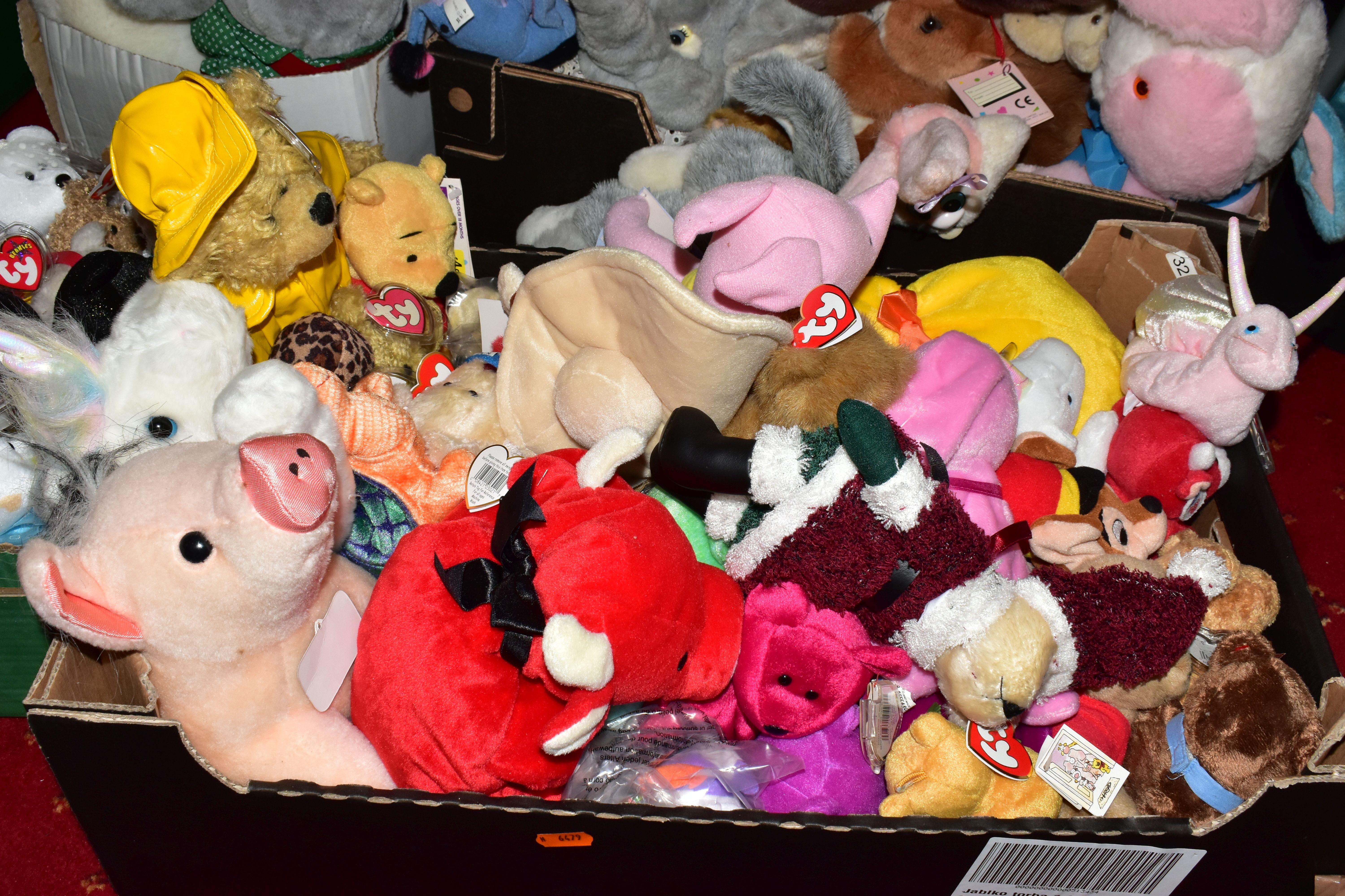A QUANTITY OF MODERN SOFT TOYS, to include TY Beanie Babies, many with tag and tag protector, Russ - Image 11 of 14