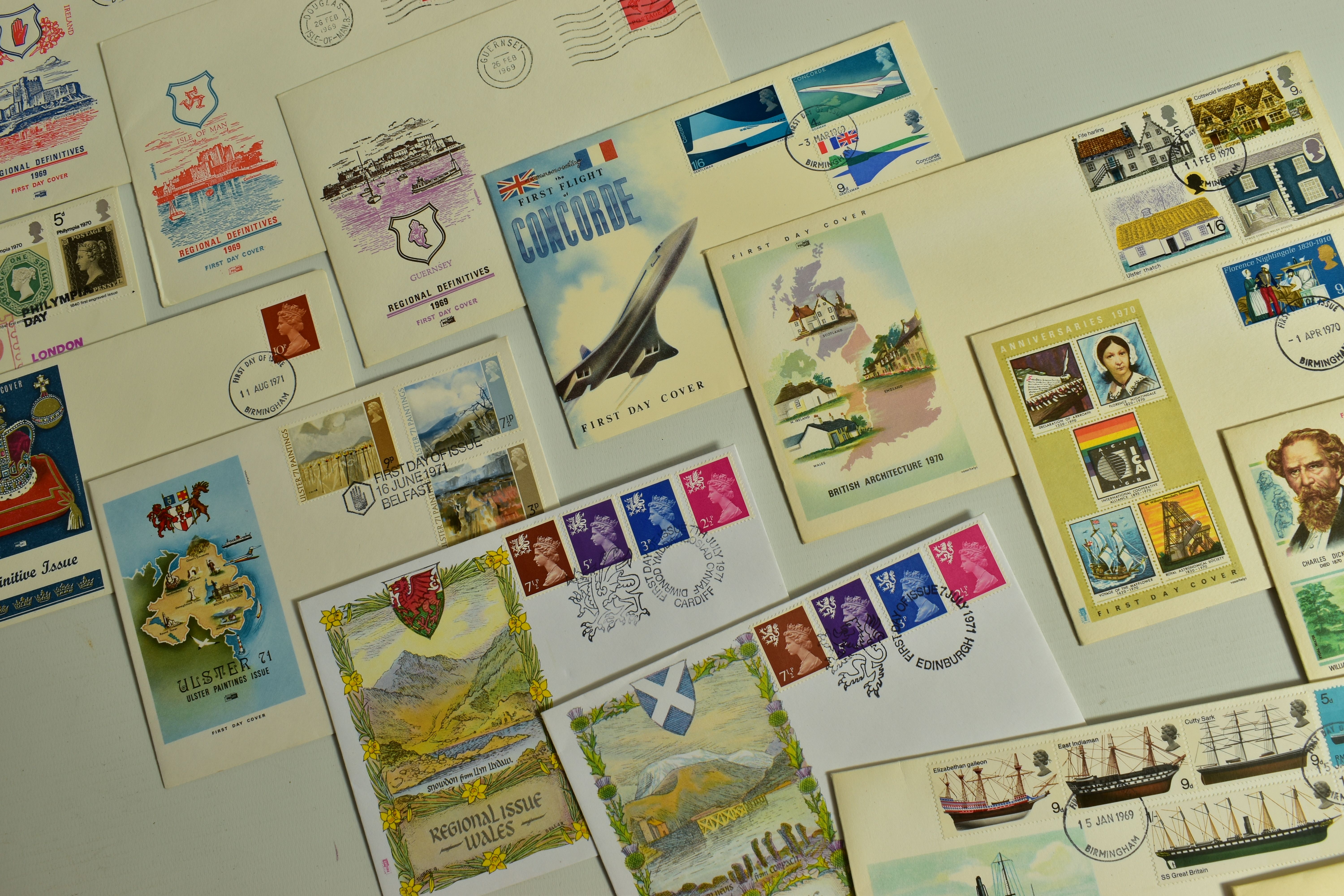 A RANGE OF FIRST DAY COVERS AND WORLDWIDE STAMPS, across a number of albums and loose in tins, the - Image 24 of 31