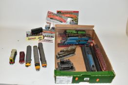 A QUANTITY OF UNBOXED AND ASSORTED OO GAUGE DIESEL LOCOMOTIVES, Hornby class 58 No.58 001,