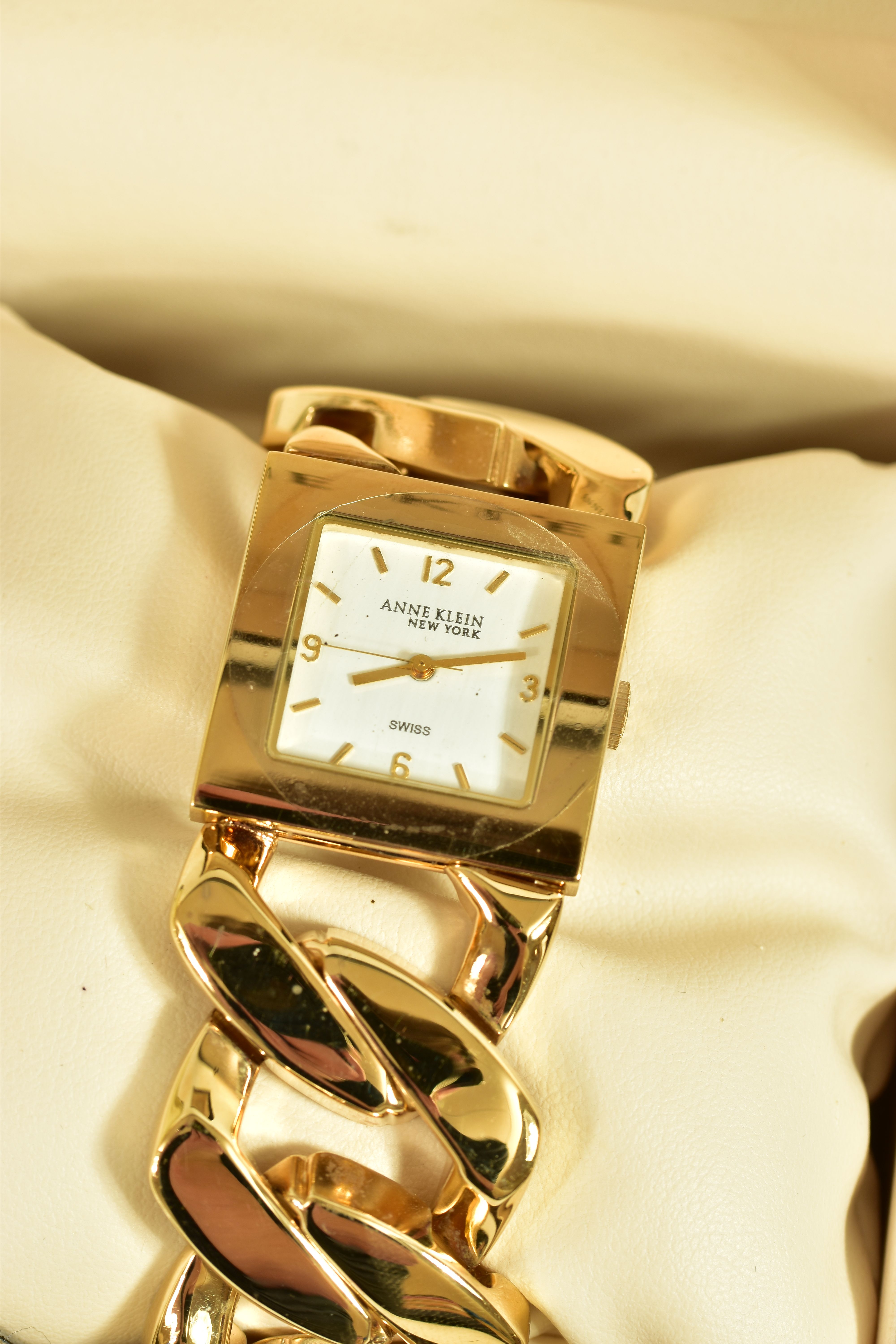 A LADIES RAYMOND WEIL PARSIFAL WRISTWATCH AND TWO OTHERS, baton and roman numeral markers on an - Image 3 of 4
