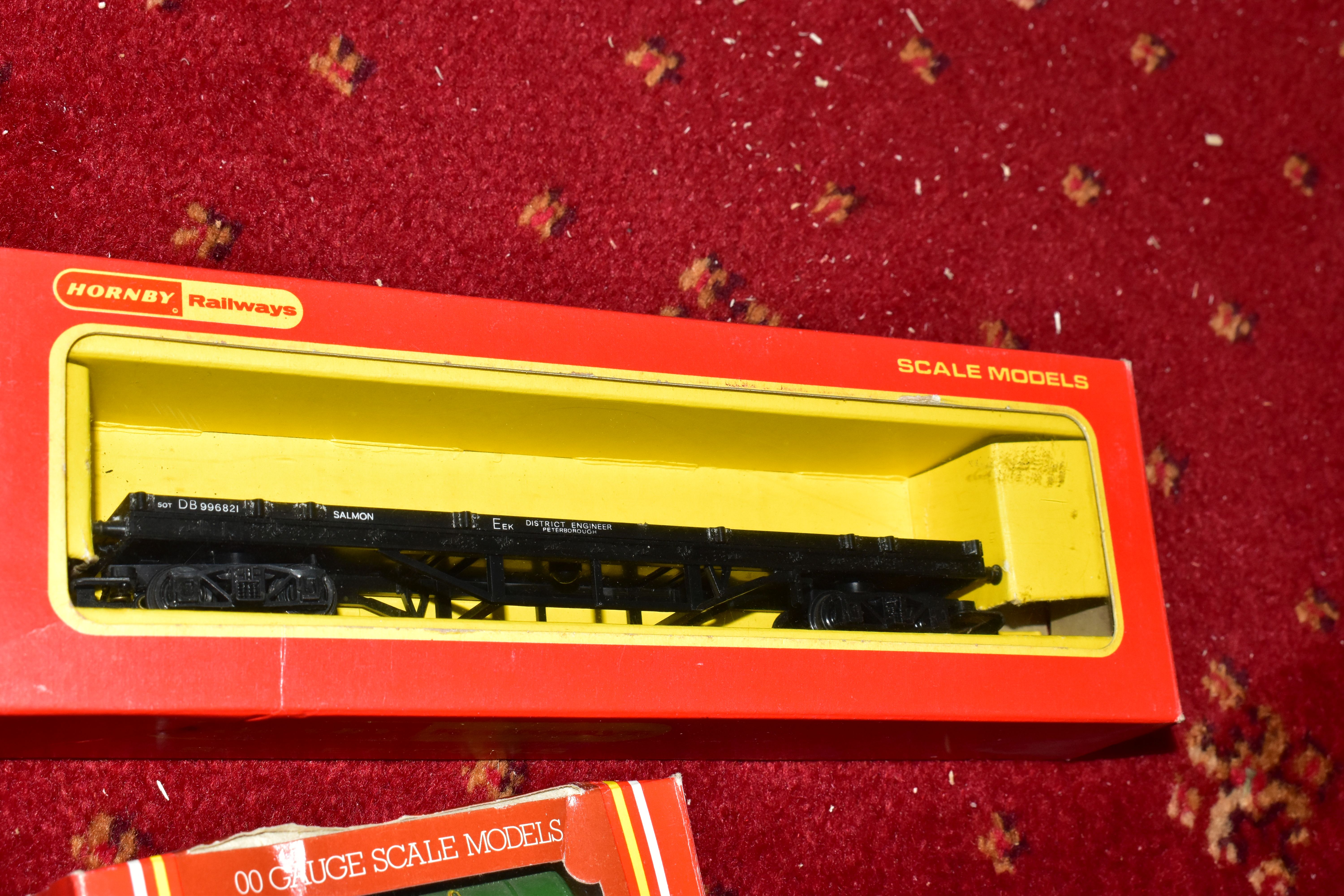 A QUANTITY OF BOXED AND UNBOXED ASSORTED OO & HO GAUGE WAGONS, to include Hornby, Tri-ang Hornby, - Image 6 of 13