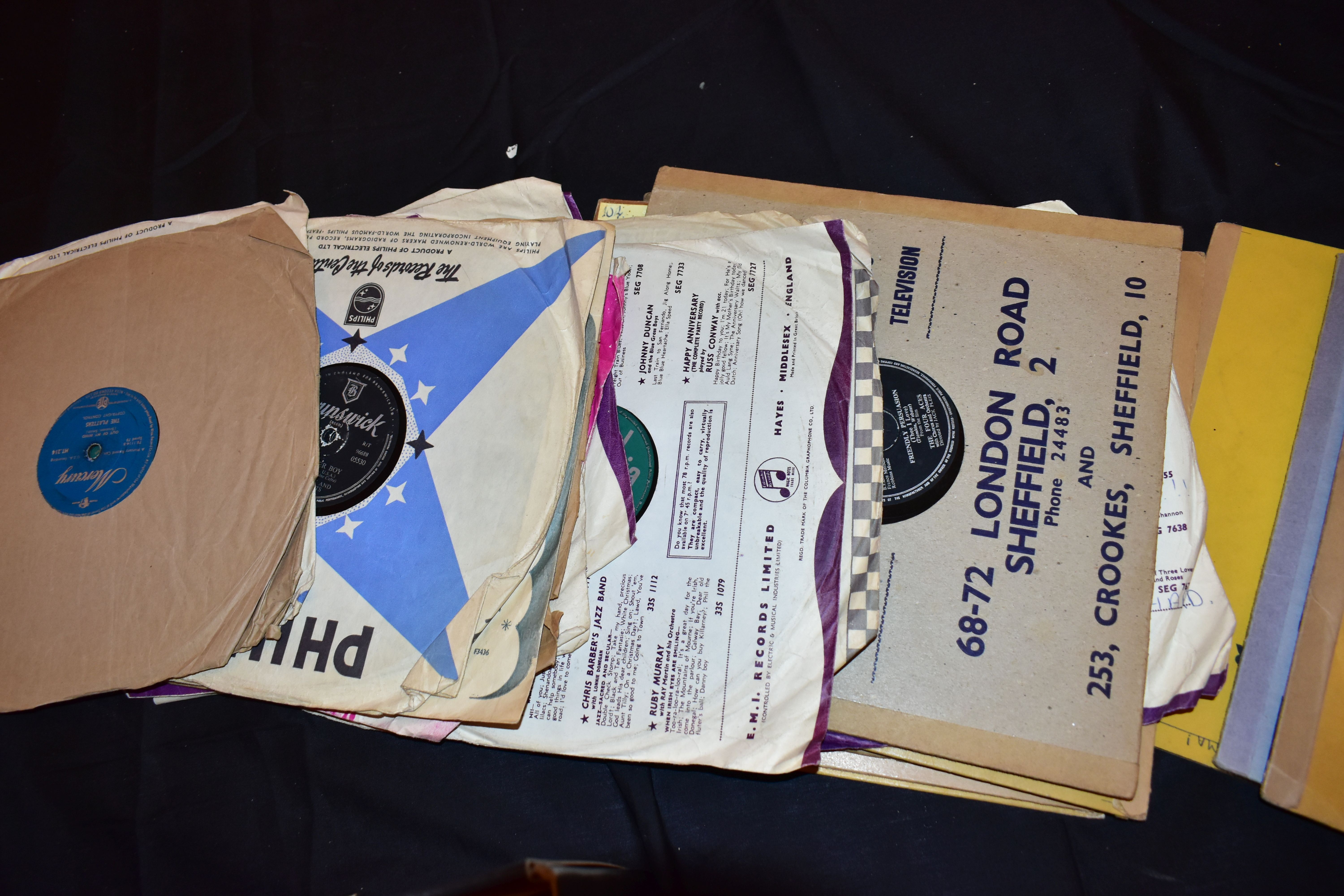 TWO TRAYS CONTAINING 78s, SINGLES, CDs, AND CASSETTE TAPES mostly from the 1950s and 60s including - Image 5 of 5