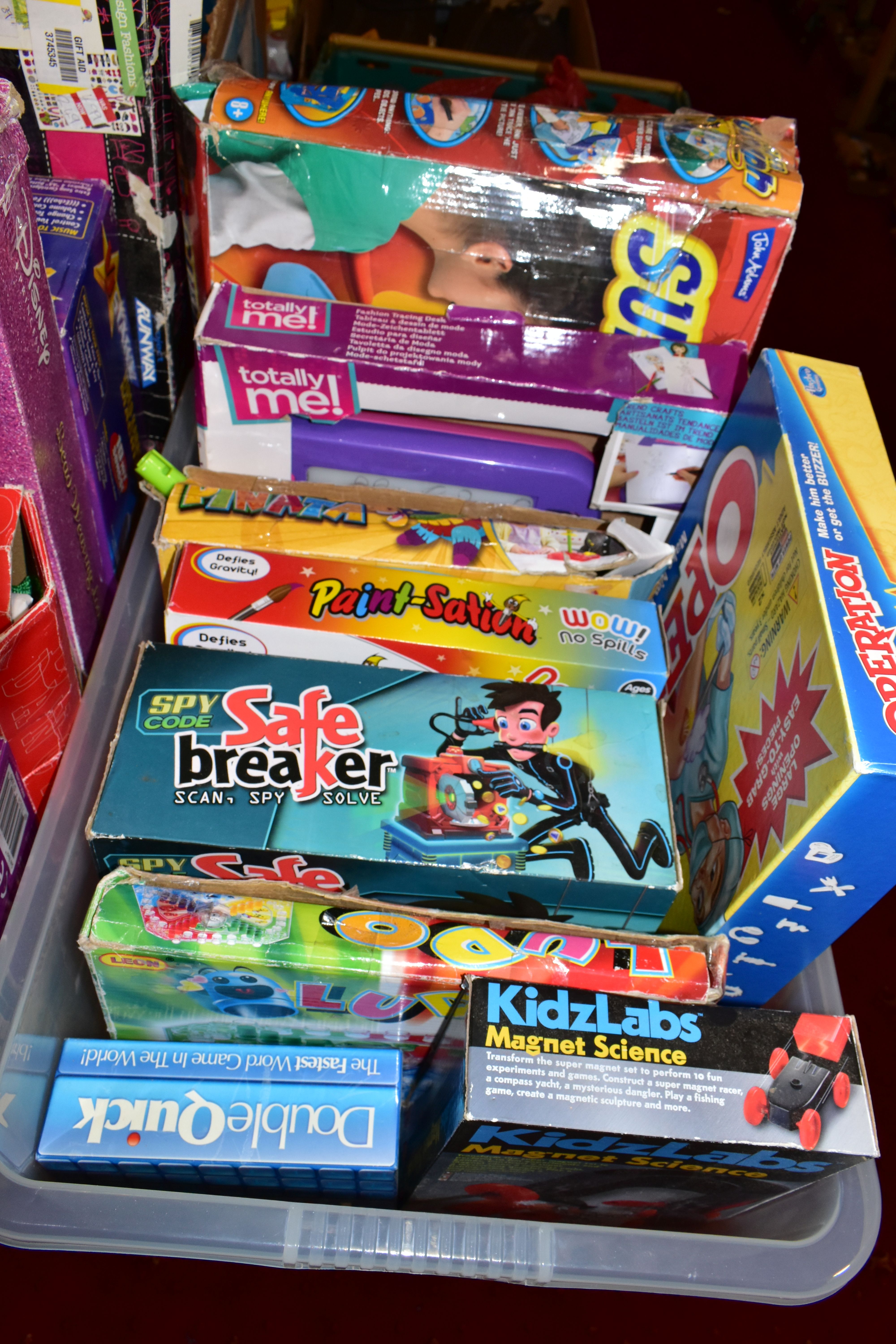 A QUANTITY OF BOXED MODERN TOYS AND GAMES, to include VI Starz Video Karaoke machine, Ravensburger - Image 5 of 6