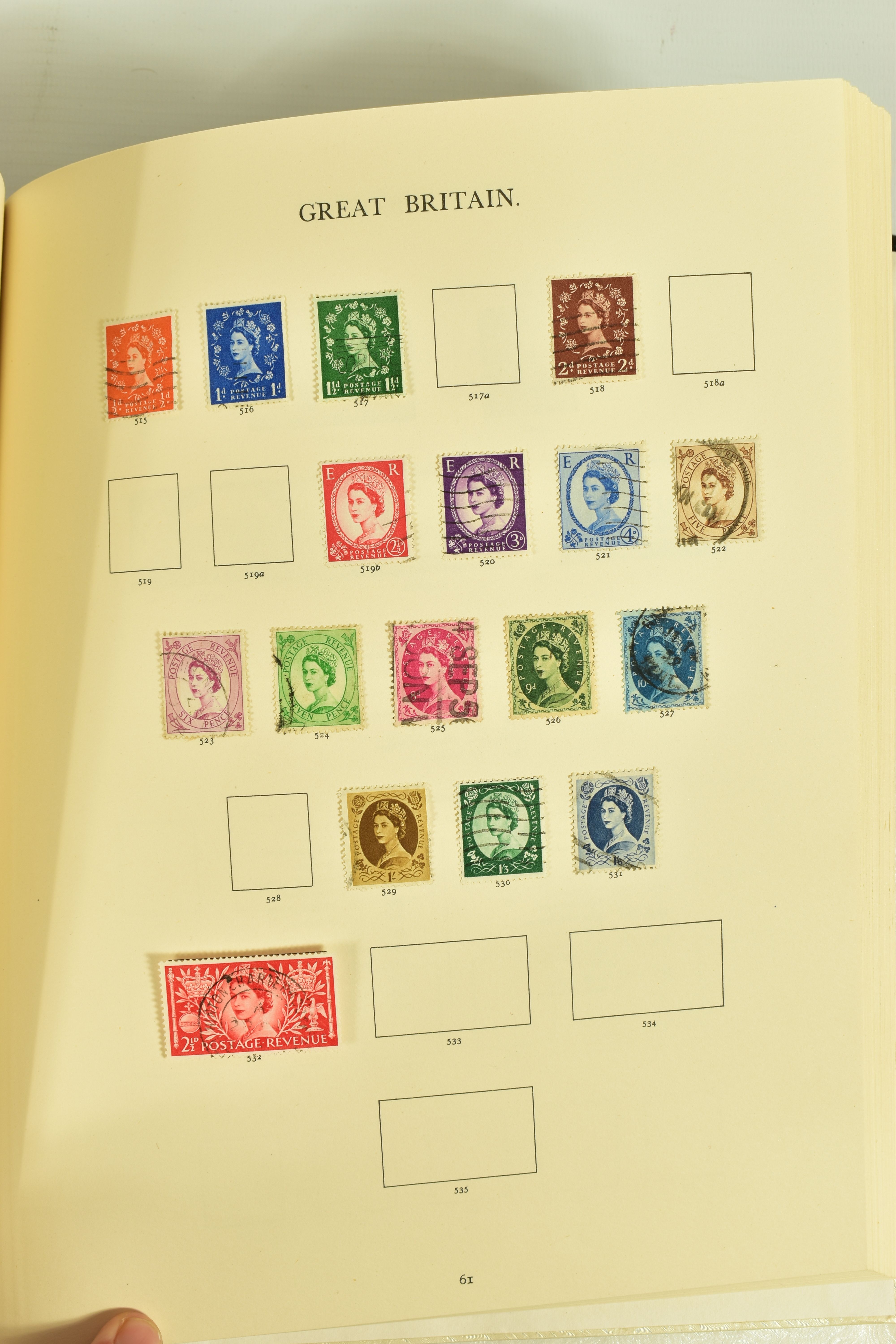 A RANGE OF FIRST DAY COVERS AND WORLDWIDE STAMPS, across a number of albums and loose in tins, the - Image 18 of 31