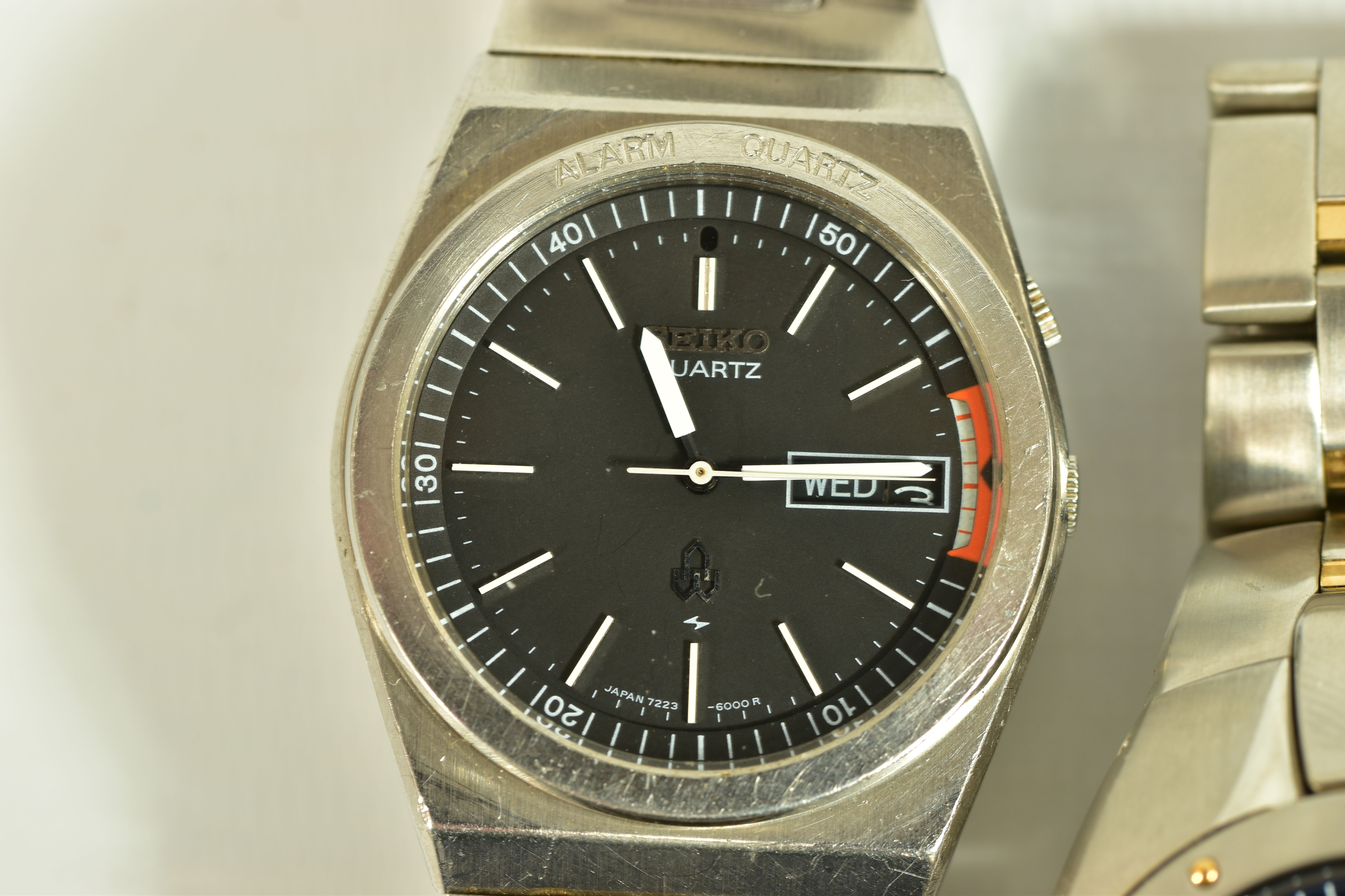 TWO SEIKO WRISTWATCHES, the first a Seiko perpetual calendar watch, dark blue dial with gold - Bild 2 aus 6