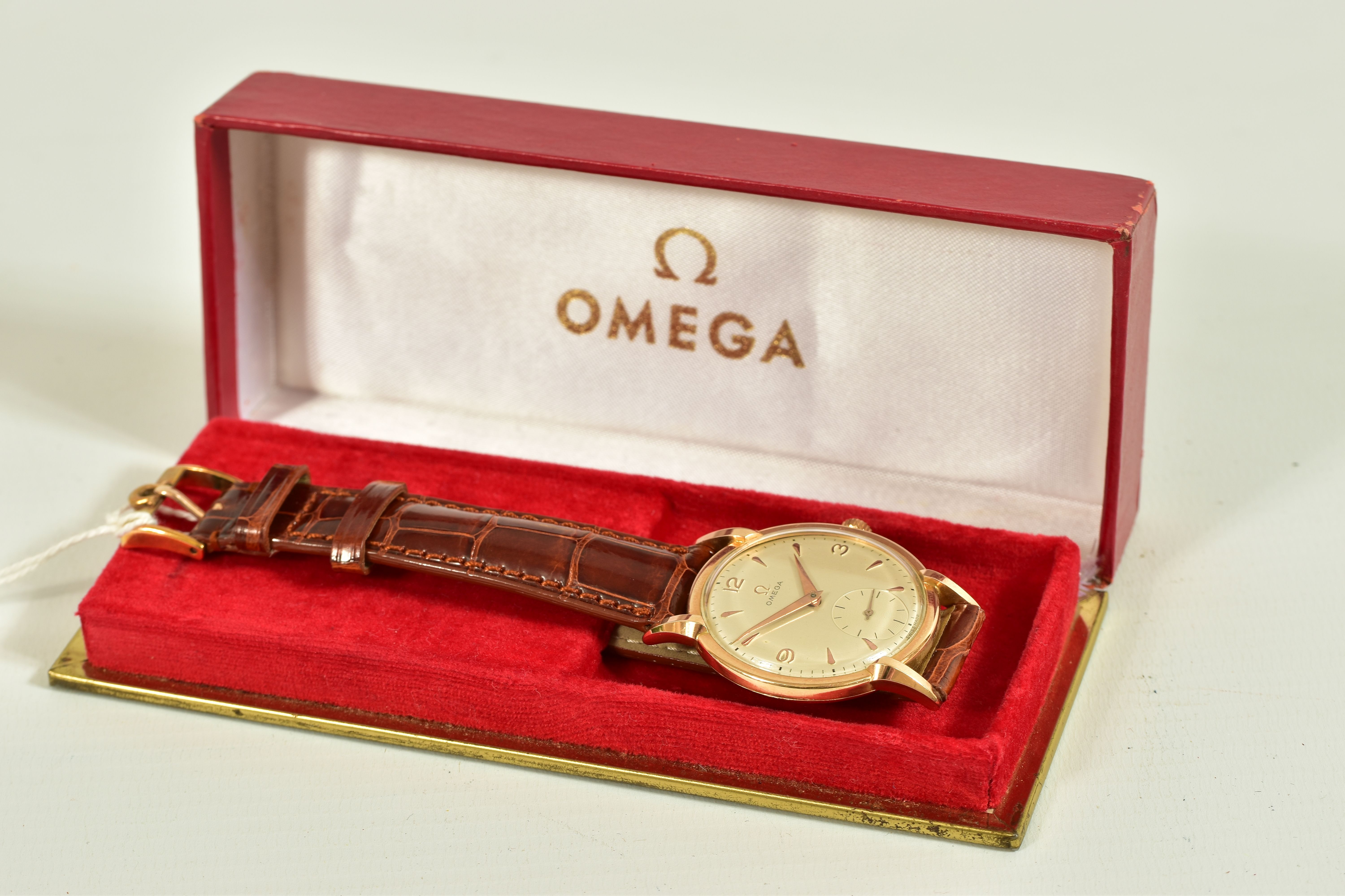 AN 18CT GOLD OMEGA WRISTWATCH, silvered dial with mixed hour markers, subsidiary dial at six o' - Image 8 of 8