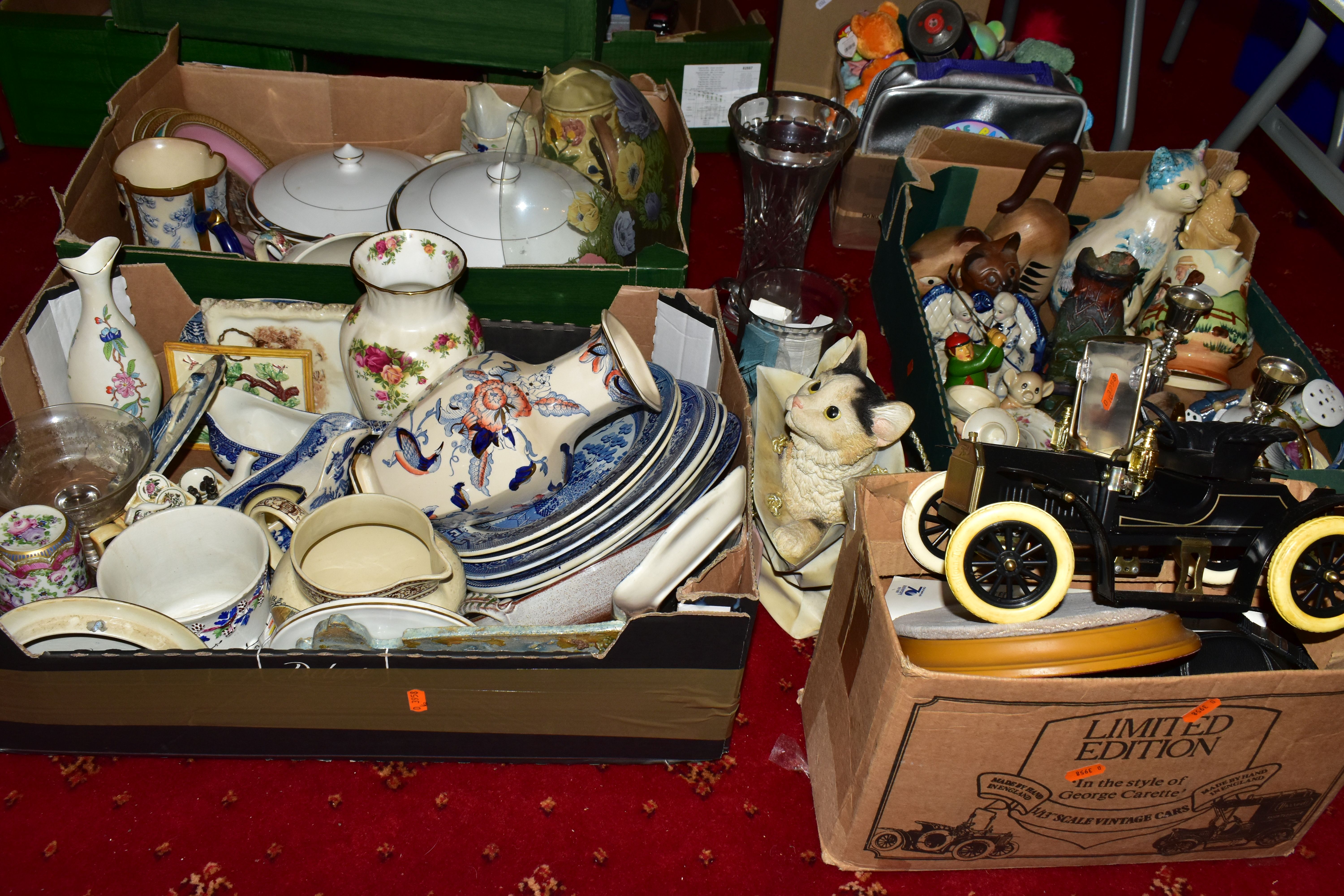 THREE BOXES AND LOOSE CERAMICS, GLASS, AND MISCELANEOUS ITEMS, including three Royal Worcester - Image 15 of 15