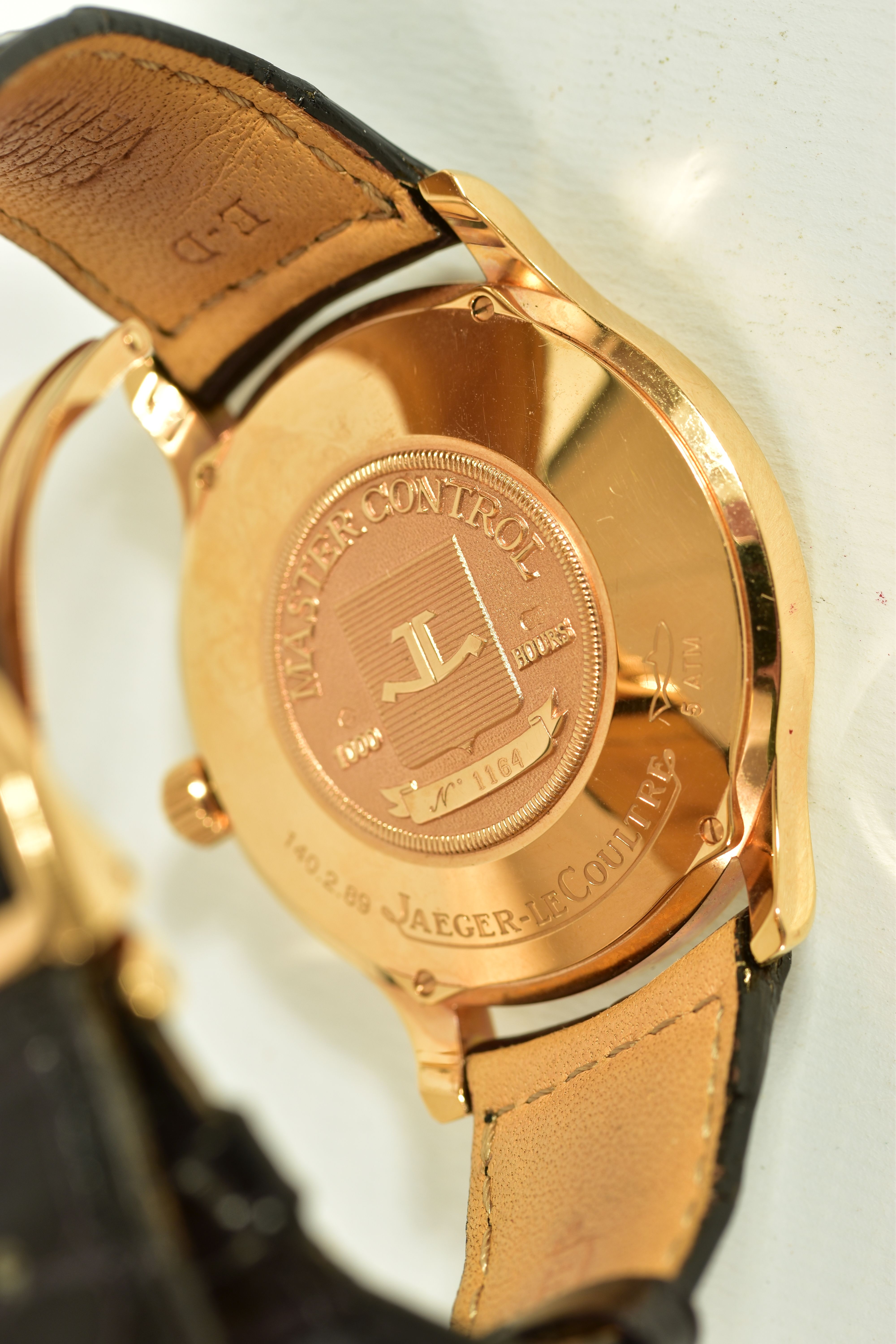 A MODERN 18CT GOLD JAEGER-LE COULTRE MASTER CONTROL 1000 HOURS WRISTWATCH, silvered dial with gold - Image 3 of 8
