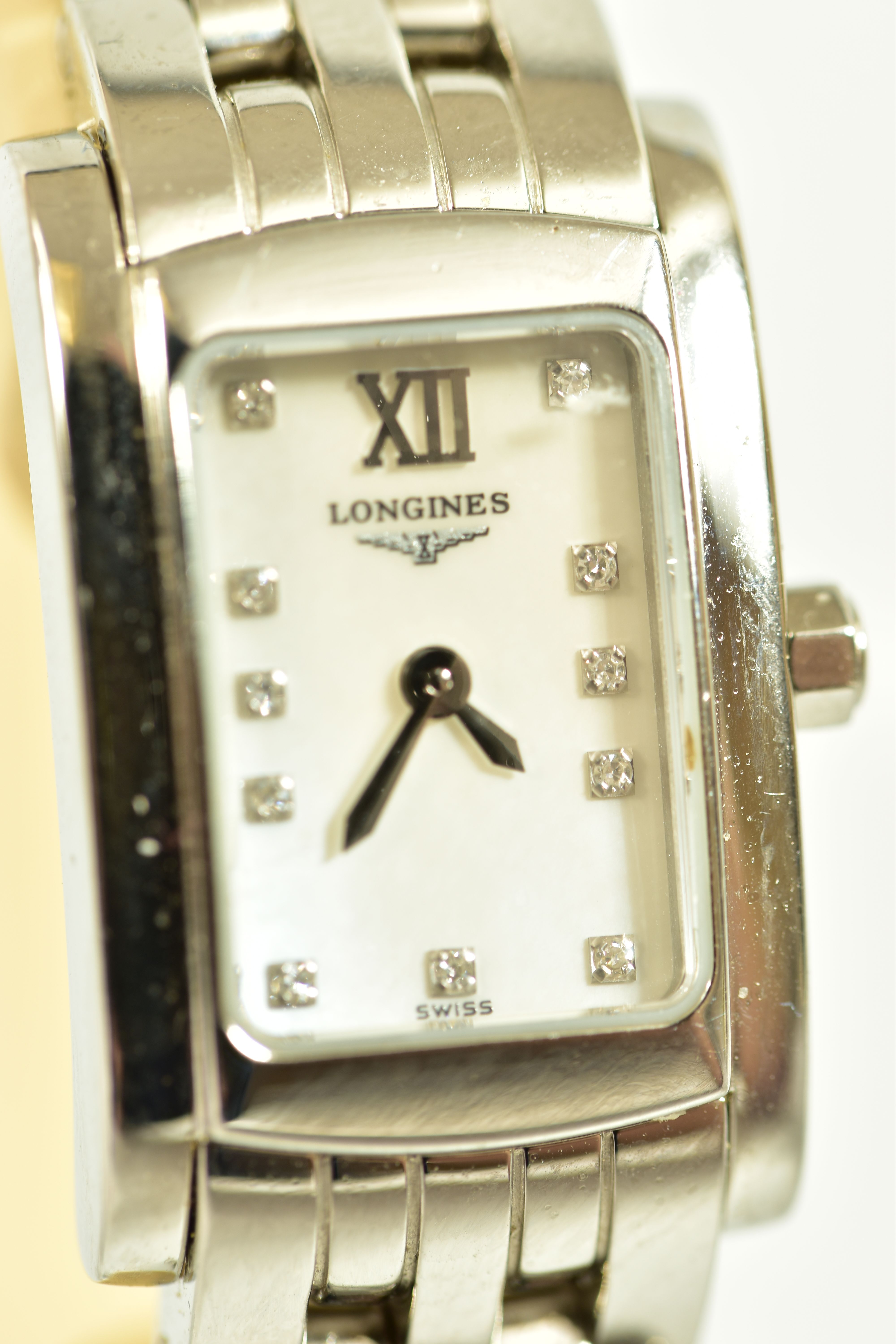 A LADYS LONGINES DOLCE VITA QUARTZ WRISTWATCH, Mother of Pearl dial with diamond dot markers, - Image 2 of 4