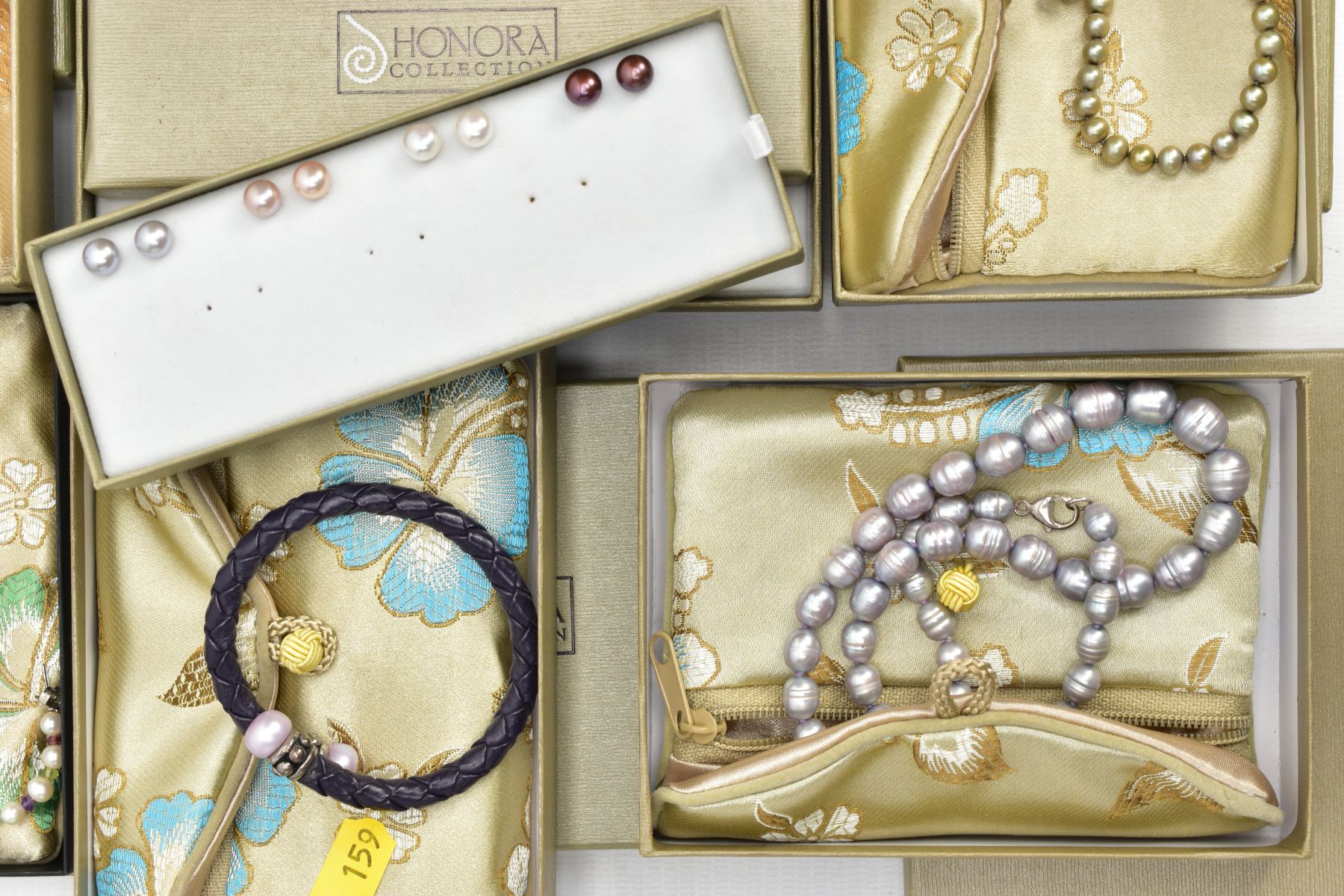 A SELECTION OF HONORA JEWELLERY, to include five cultured fresh water pearl necklaces, four pairs of - Image 3 of 5