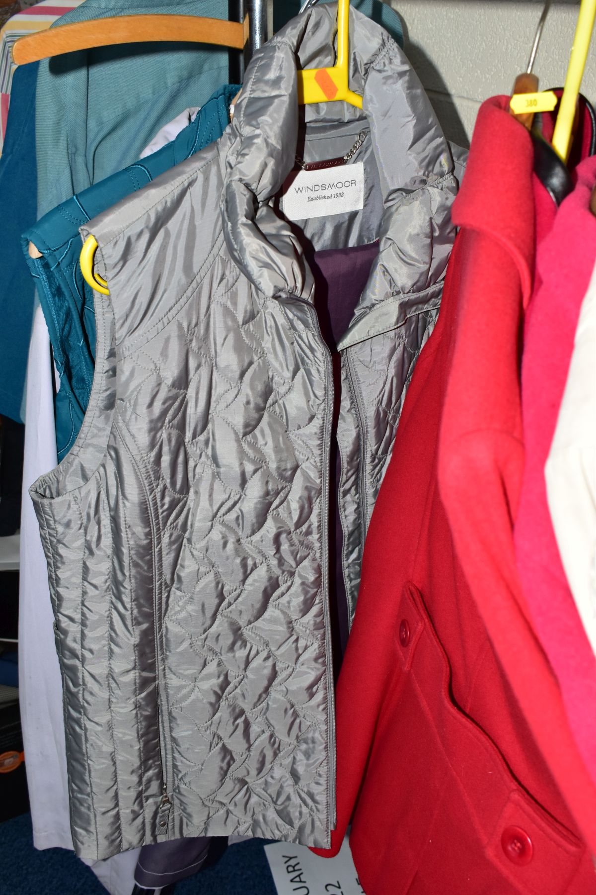 A QUANTITY OF LADIES CLOTHING ETC, to include coats, jackets blouses and jumpers etc brands - Image 12 of 14