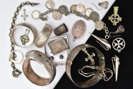 A SELECTION OF SILVER AND WHITE METAL ITEMS, to include a pair of silver boutonniere's, hallmarked