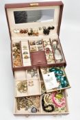 A JEWELLERY BOX AND A SELECTION OF COSTUME JEWELLERY, brown textured jewellery box with mirror and