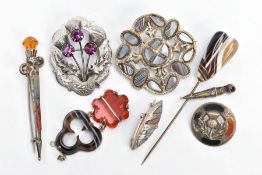 A SELECTION OF SCOTTISH JEWELLERY, to include a silver thistle brooch set with three circular cut