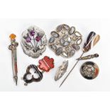 A SELECTION OF SCOTTISH JEWELLERY, to include a silver thistle brooch set with three circular cut