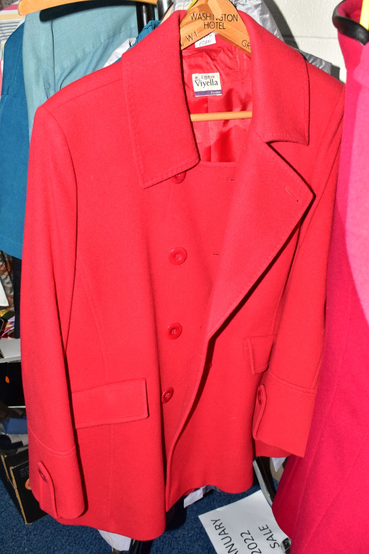 A QUANTITY OF LADIES CLOTHING ETC, to include coats, jackets blouses and jumpers etc brands - Image 11 of 14