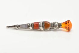 A SILVER SCOTTISH DIRK BROOCH, set with an orange paste terminal and other hard stones, fitted