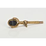 A LATE 19TH CENTURY SWIVEL WATCH KEY FOB, designed as an oval swivel panel set with bloodstone and