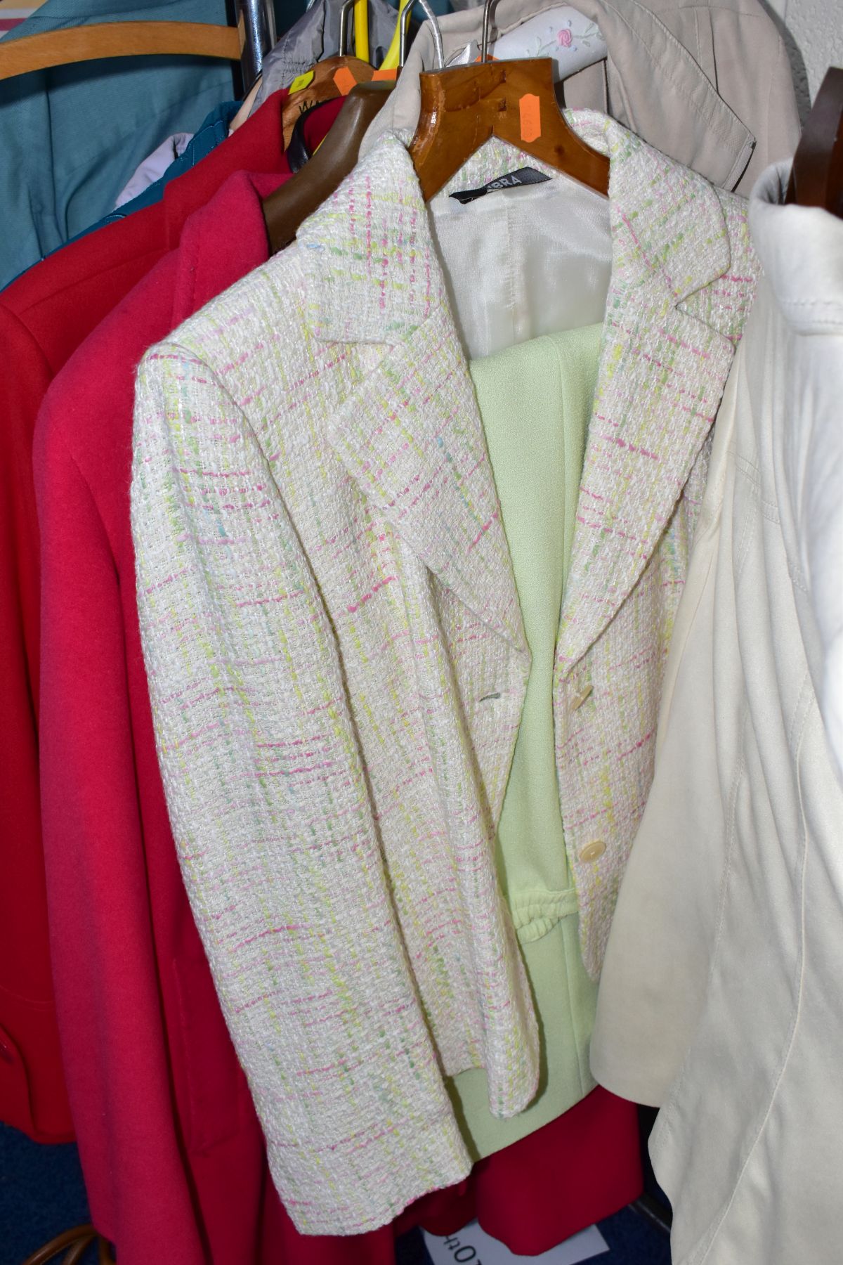 A QUANTITY OF LADIES CLOTHING ETC, to include coats, jackets blouses and jumpers etc brands - Image 9 of 14