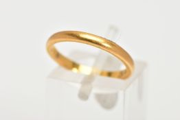 A 22CT GOLD WEDDING BAND RING, plain polished thin band, approximately 2.2mm, hallmarked 22ct gold