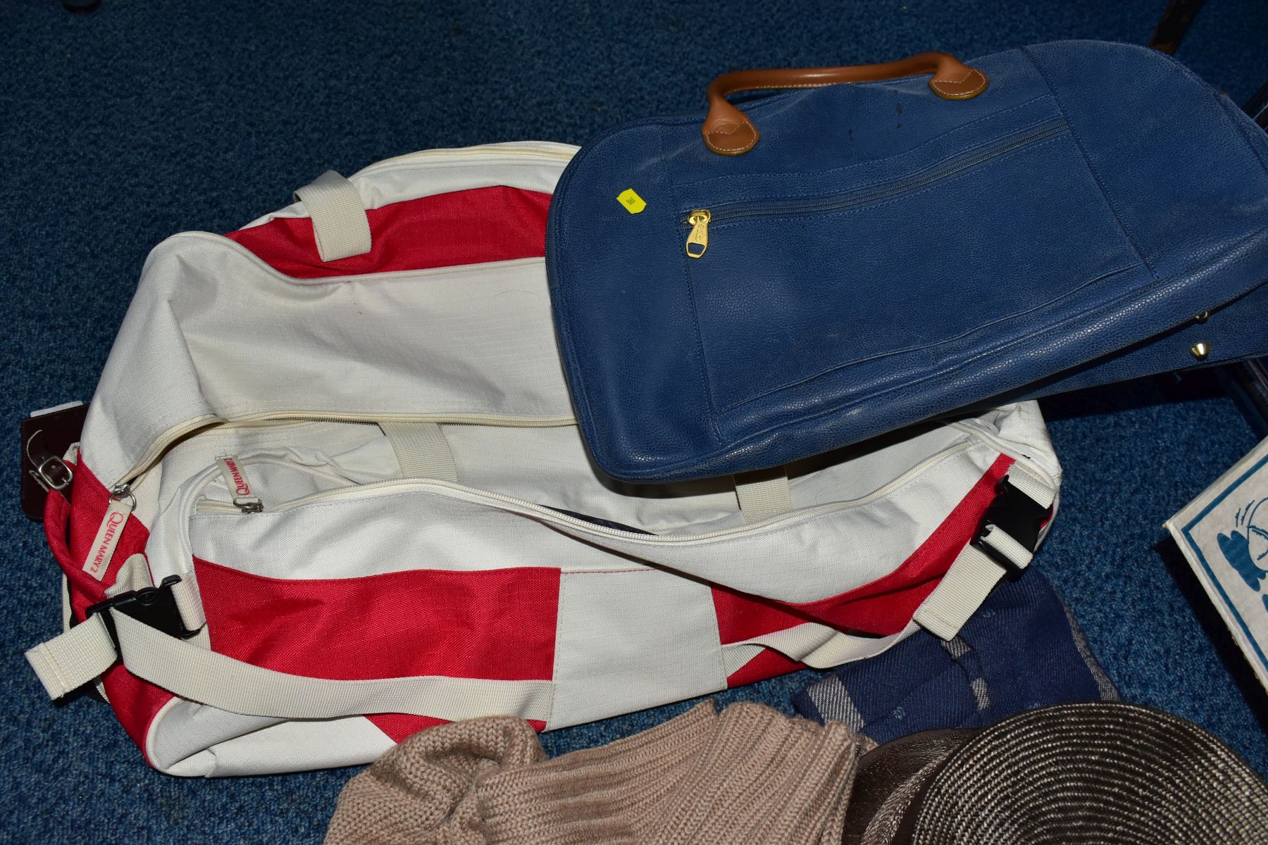 A QUANTITY OF LADIES CLOTHING ETC, to include coats, jackets blouses and jumpers etc brands - Image 14 of 14