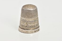 A 'CHARLES HORNER' SILVER THIMBLE, hallmarked 'Charles Horner' Chester 1923, approximate gross