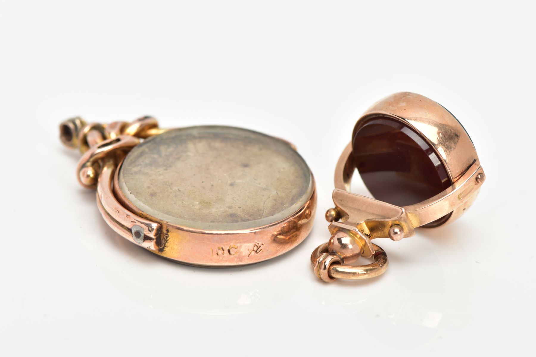 TWO 9CT GOLD SWIVEL FOBS, the first a bloodstone and carnelian fob in a polished gold mount, - Image 4 of 4