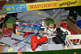 A BOXED MATCHBOX SWITCH A TRACK SET No. M-3, missing cars, drive pins and possibly some other