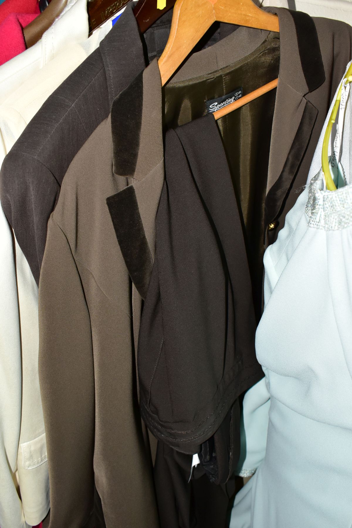 A QUANTITY OF LADIES CLOTHING ETC, to include coats, jackets blouses and jumpers etc brands - Image 7 of 14